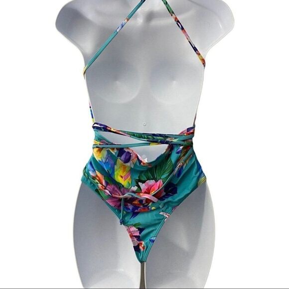 Tropical Floral Plunge Multi Way Swimsuit‎ - Picture 6 of 10